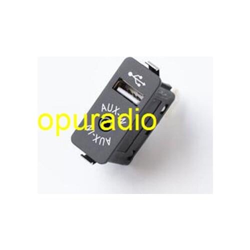 Car GPS Navigation USB AUX in Plug Socket Adapter For BMW E39 E46 E38 E53 X5