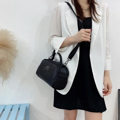 Annmouler Fashion Women Crossbody Bag Pu Leather Shoulder Bag Skull Embossed Small Handbag Zipper Leather Purse