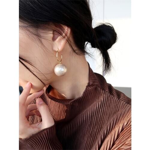Elegant Big Pearl Dangle Earrings Fashion Jewelry Temperament Wild Personality Earrings Simple Exaggerated Accessories
