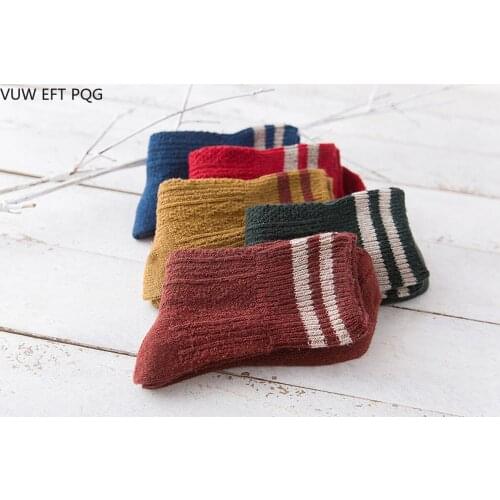 Knitted Cotton Jacquard Craft Cute Girl Blended Socks Ladies Comfortable Warm Socks Simple Style Kawaii