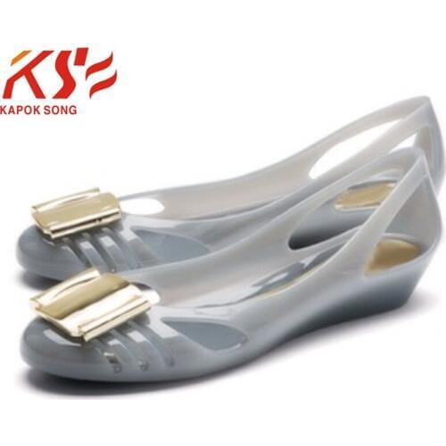2017 jelly shoes women candy summer luxury designer model metal buckle flat slip on shoes female beach shoes