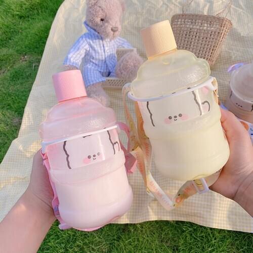 Kawaii 630ml Bear Bucket Plastic Water Bottle Creative Cute Shaker Sport Gourd Milk Cartoon Drinking Cups For Girls Children
