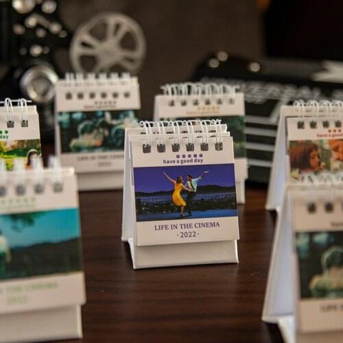 1 Piece 2022 Vintage Movie Theme Mini Desktop Calendars with Dot Stickers for Agenda Organizer Schedule Planner School Supplies
