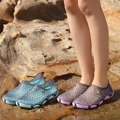 Summer Women Beach shoes Outdoor Rivers Walking shoes Female Hollow out Jelly Garden shoes Travel Comfortable Aqua shoeskm98