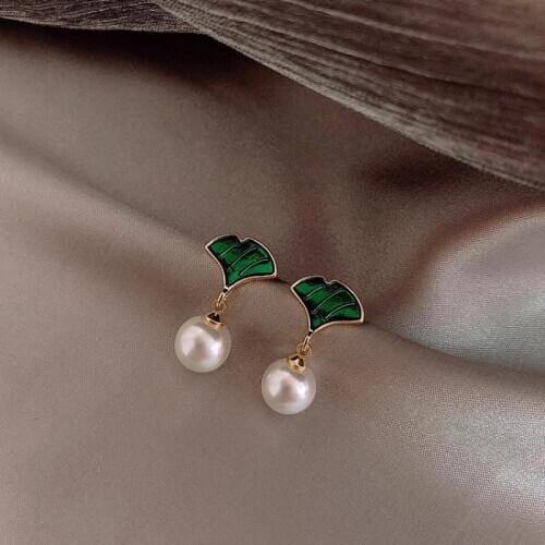 S925 silver needle Korean version of ginkgo green leaf imitation pearl small fresh and age-reducing girl elegant earring jewelry