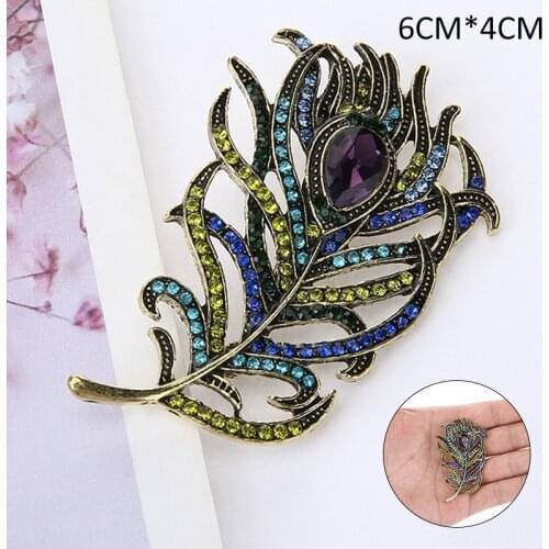 Vintage Crystal Feather Brooch Pretty Rhinestone Peacock Feather Women Brooches Pins Fashion Chic Metal Enamel Badge Pin