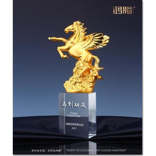 2020 Customize Custom Business gift -Home office company annual meeting efficacious Mascot fortune HORSE crystal statue Trophy
