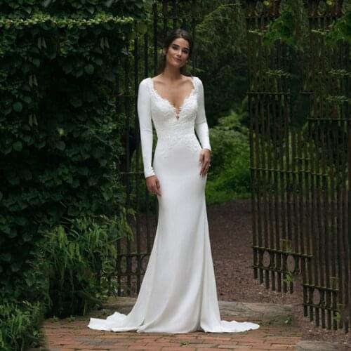 V Neck Mermaid Wedding Dress Floor Length Long Sleeve 2021 See Through Illusion Back White Elegant Bridal Gowns Lace Appliques