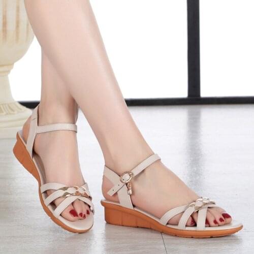 Flat Sandals Female 2017 Casual Summer Sandals Non-slip Soft Women Shoes Large Size 43 44 Mother Shoes Platform Sandals