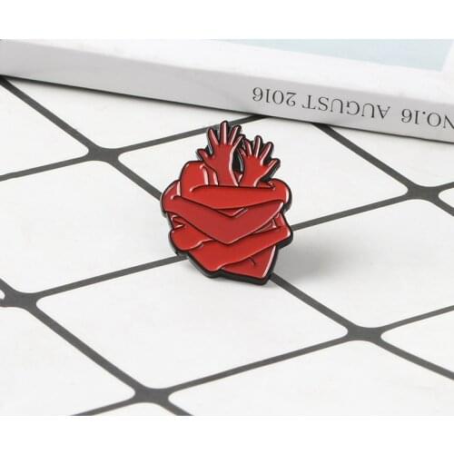 Anatomical Heart Pin Human Hand and Heart Lapel Pin Anatomy Art Brooches Pins Up Brooches for Men Women Couple Jewelry Wholesale