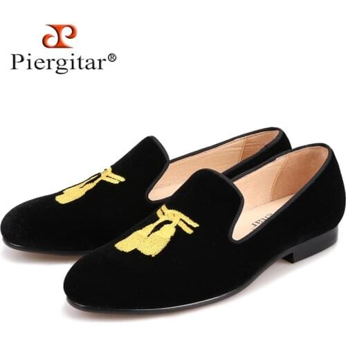 Piergitar 2019 Handmade Men Loafers With Tassel Embroidery Leather insole Fashion party and wedding men velvet shoes Slip-on