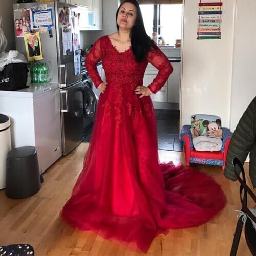 Burgundy Luxury Lace Appliques Illusion Slit Evening Dresses Open Back Formal Party Gown Long Sleeve Prom Dresses