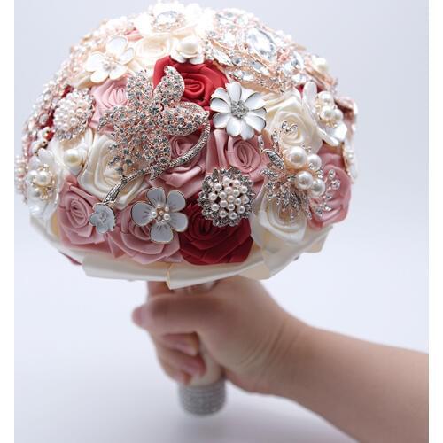 Amazing Crystal Brooch Bridal Wedding Bouquet Artificial Rose Flowers 2019 Bride Marriage Bridesmaid Handholds Bling Bling