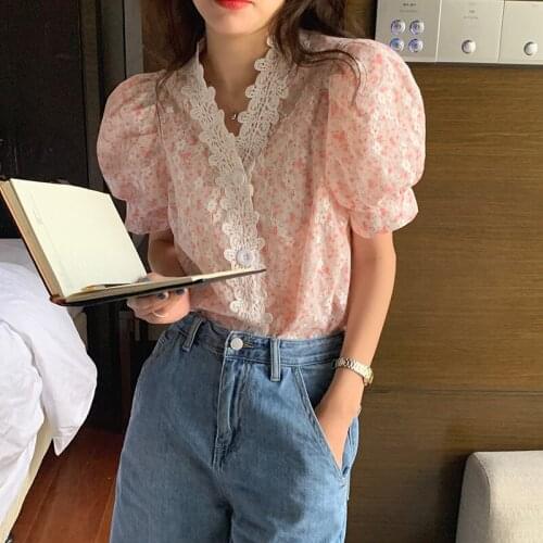 VSUE Girls Stweet Lace Chiffon Spliced Floral Print V-Neck Puff Sleeve Hook Flower Hollow Embroidery Causal Shirt Tops B3088