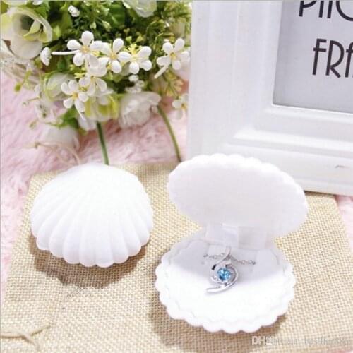 Cute Candy Color Wedding Elegant Shell Shape Velvet Jewelry Rings Box Pendant Locket Container Case New Fashion