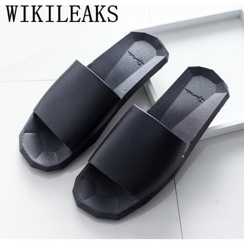 2020 Summer Shoes Slides Men Luxury Brand Geometry Of The Diamond Leather Slippers Designer Slip On Beach Shoes Man Black White