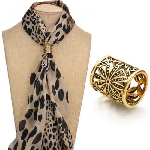 Korean Vintage Hollow Daisy Flower Scarf Buckle Tube Shawl Buckle Silk Scarf Clips Brooches For Women Jewelry Clothing Accessory