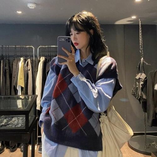 Autumn and winter knitted vest wear Korean retro loose sweater v-neck sleeveless diamond plaid pullover top all-match casual