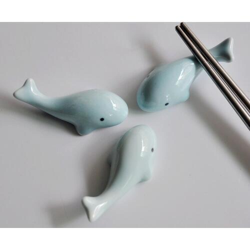 10pcs/lot Dolphin Chopsticks Holder Stand Ceramic Chopsticks Forks Holder Home Decoration Chopsticks Holder MT 003