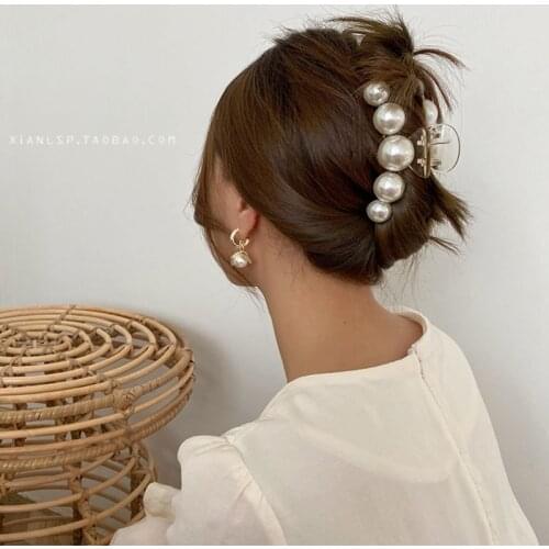 2020 New Hyperbole Big Pearls Acrylic Hair Claw Clips Big Size Makeup Hair Styling Barrettes for Women Hair Accessories