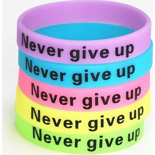 50pcs Never Give Up Luminous Sports Bracelet for Men Women Teens Glow In Dark Motivational Friendship Elastic Wristband Bangle