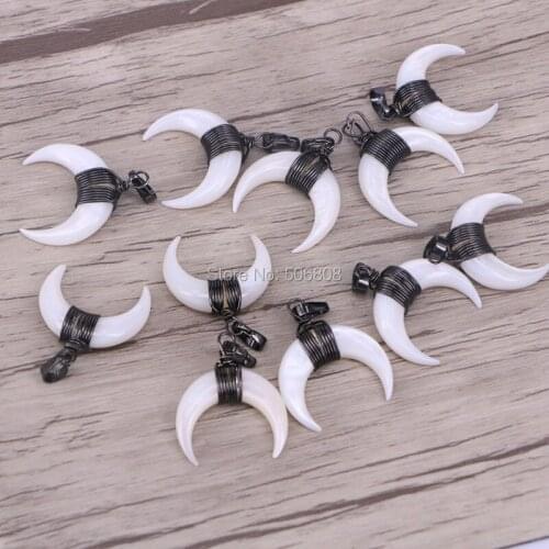 ZYZ-P7753 10pcs Small size Black Wire Wrapped Crescent Shell Pendant Charms, Necklace Double Horns Jewelry