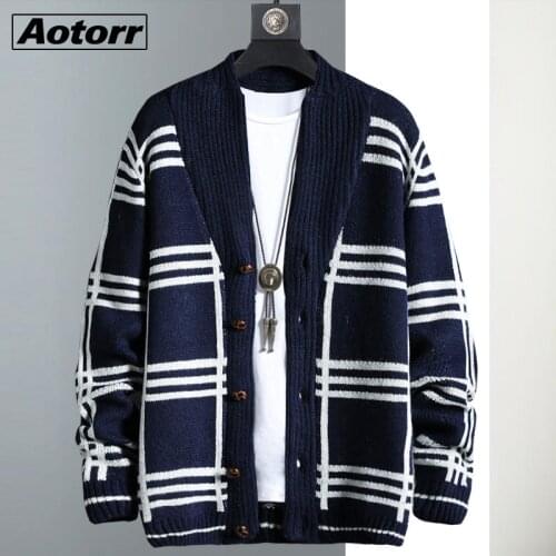 New Cardigan Sweater Men Fashion Knitted Autum Winter Casual Coats Jacket Mens Button Sweater V-neck Brand Korean Clothes