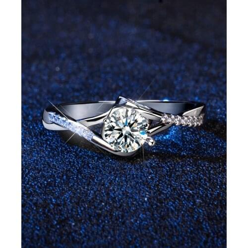 Light inlay Angel Mossan Ring， Classic style Diamond jewelry Moissanite ring， Party Anniversary Gift， Jewelry for Women