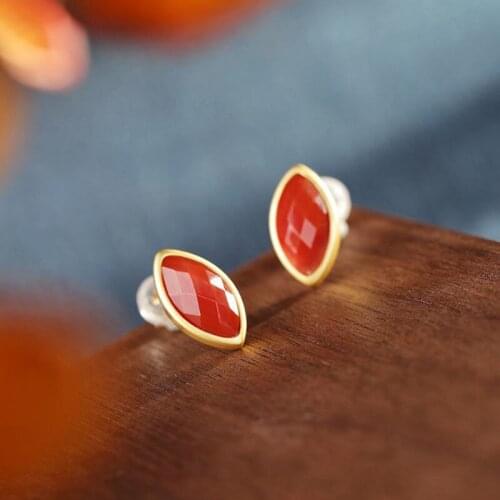 Ancient Gold Natural South Red Agate Horse Eye Design Elegant Grinding Craft Fashion Trendy Light Luxury and Simplicity Style Ea