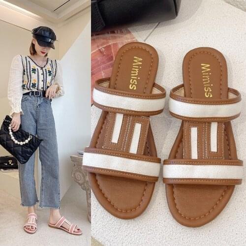 Summer 2021 new outer wear wild beach vacation beach sandals and slippers plus size color matching flat slippers female