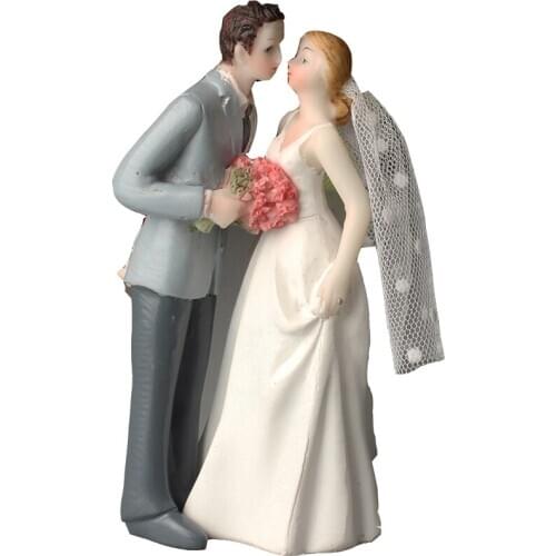 Wedding room decoration gift toy wedding scene props resin doll