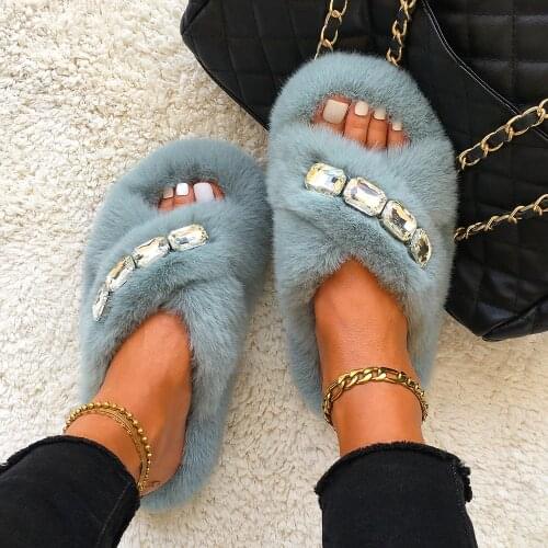 Slippers Women Fluffy Flip Flops Rhinestone Chain Furry Slides Flat Sandals Summer New 2021 Platform Heels Luxury Designer Shoes