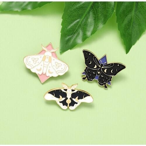 Cartoon moth insect shape metal enamel brooch ornaments black and white unique trend beautiful brooch clothes bag accessories