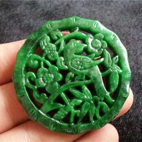 Dry green jade pendant Emerald Pendant with dry green iron Longshan jade pendant pendant jade green Magpie