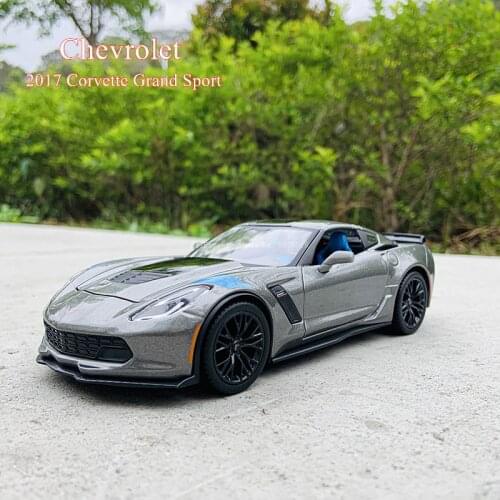 Maisto 1:24 2017 Corvette Grand Sport simulation alloy car model crafts decoration collection toy tools gift