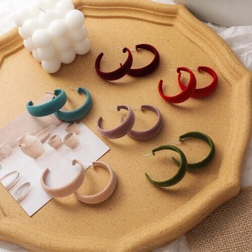 2020 Fall Winter Earrings C Shaped Velvet Hoop Earrings for Women Fashion Korean Jewelry Christmas Party Accessories Pendientes