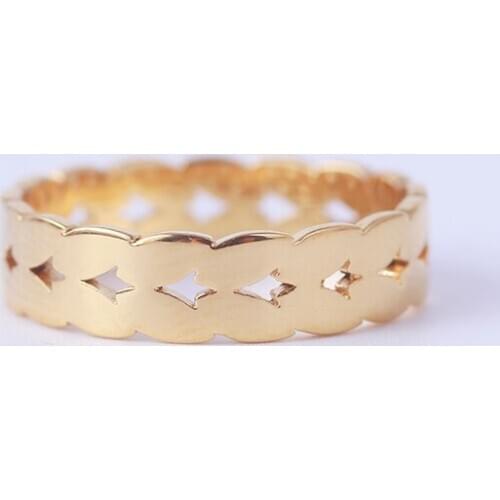 Simple and small ornaments, openwork, glossy and luxurious retro ring