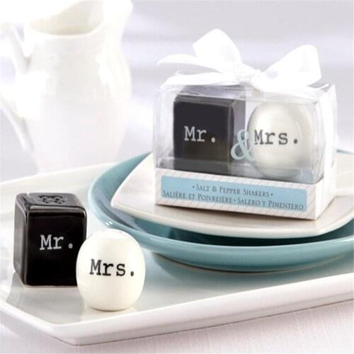 Hot Selling Newest Lowest Price Good Quality Mr & Mrs Salt Pepper Shakers Favors Wedding Favor Weddings Gift 40Pcs/Lot=20Box