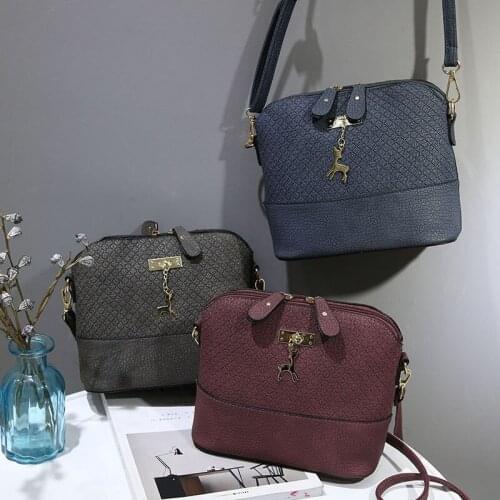 2020 Women Bag Messenger Bags Fashion Bag with Deer Toy Shell Shape Girls Shoulder Crossbody Bags Luxury Handbag Designer