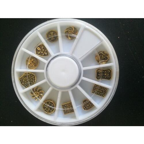 1 Box 12Pcs Medal Heart Style Nail Retro Metal Alloy 3D Nails Art Decorations Rhinestones Stud For Manicure Nail Accessories ZP7