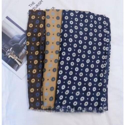 2020 New Lady Long Daisy Print Fringe Scarf Shawls Soft Warm Floral Wrap Scarves Hijab 3 Color Free Shipping