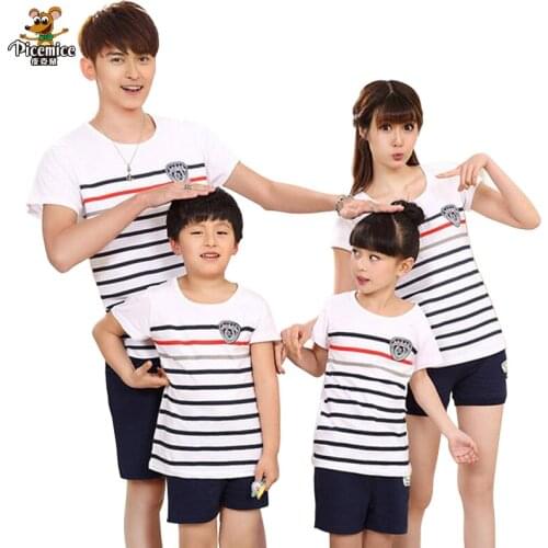 Family Clothing 2020 Fashion Striped T-shirt Shorts for Father Son Mother Daughter Boy Girl Clothes Family Matching Outfits