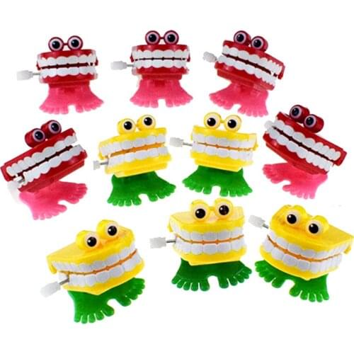 Childrens creative nostalgic version of childrens clockwork funny toys horror and eye-catching supplies interesting gift toys