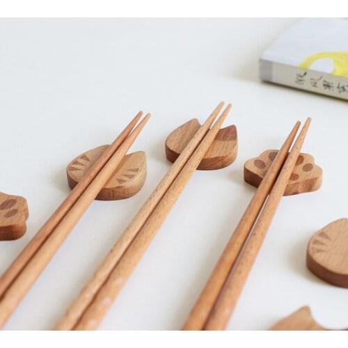 Japanese Style Wooden Chopstick Rest Beech Wood Cat Chopstick Rest Cartoon Rack Hotel Chopstick Rest Tableware