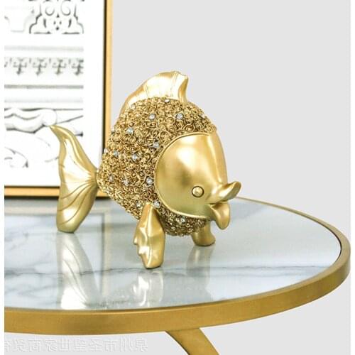 Chic Lifelike Fish Figurine Sculpture Goldfish Ornament Miniature Statue Photo Props Office Crafts