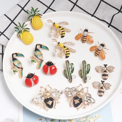 2019 new arrival fashion BEE Stud Earrings for Women Gold Color bee Statement Earrings Lady Jewelry Female Bijoux