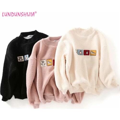 LUNDUNSHIJIA 2020 Autumn Women Plus Velvet Sweatshirts Cartoon Dog Embroidery Long Sleeve Loose O-Neck Cashmere Sweatshirts