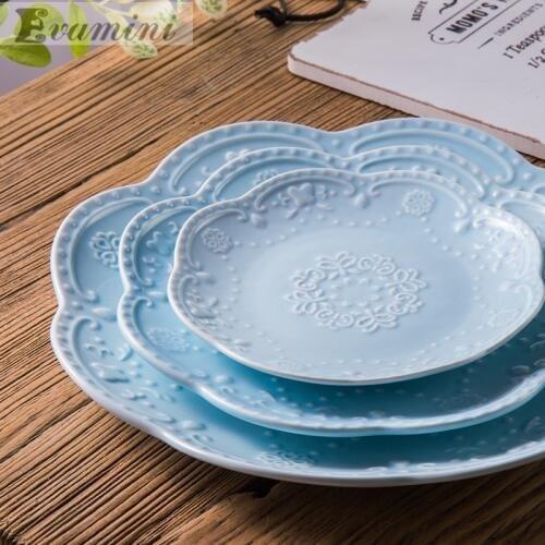 European Ceramic Glaze Western Dish Round Lace Embossed Cake Snack Cheese Plates Flat Plate Side Plates Buffet Tray