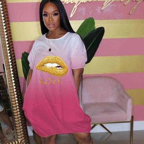 Plus Size Loose Casual Dress Women Summer Lip Print O-Neck Short Sleeve T Shirt Dress Streetwear Knee-length Midi Dress Pockets
