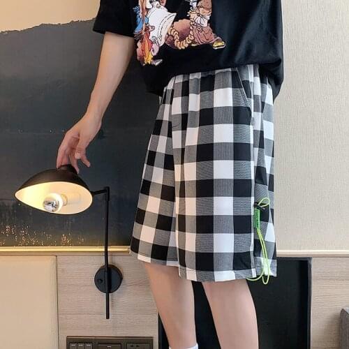 2021 Summer Mens Beatch Plaid Shorts Casual Loosen Elastic Knee-Length Pants Straight Striped Shorts Trousers Daily Wear Jogger